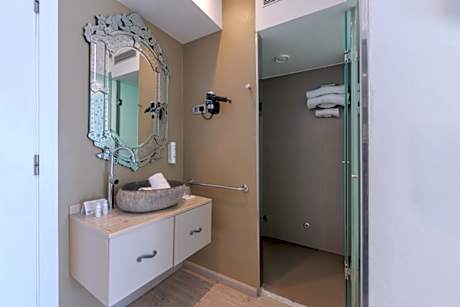 double single use side sea view with balcony