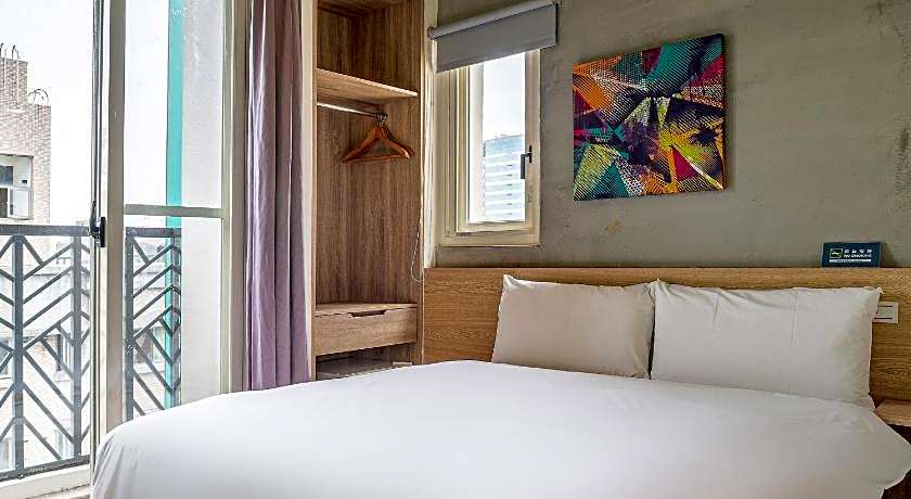 CHECK inn Express Taichung Yizhong