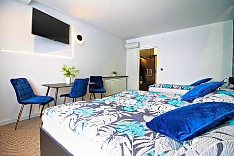 Triple Room with Private Bathroom