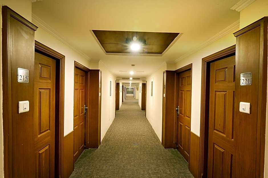 Plaza Inn Business Hotel