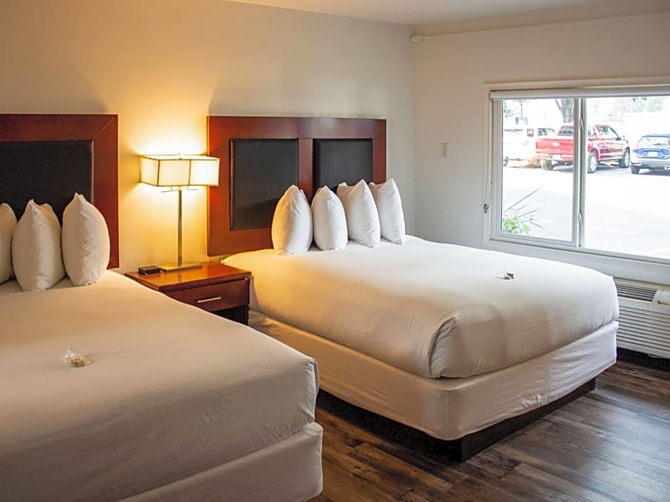Hotel Penticton, Ascend Hotel Collection