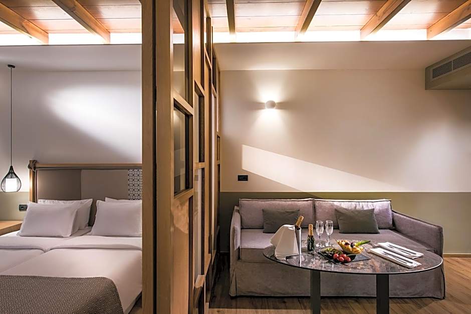 Petousis Hotel & Suites