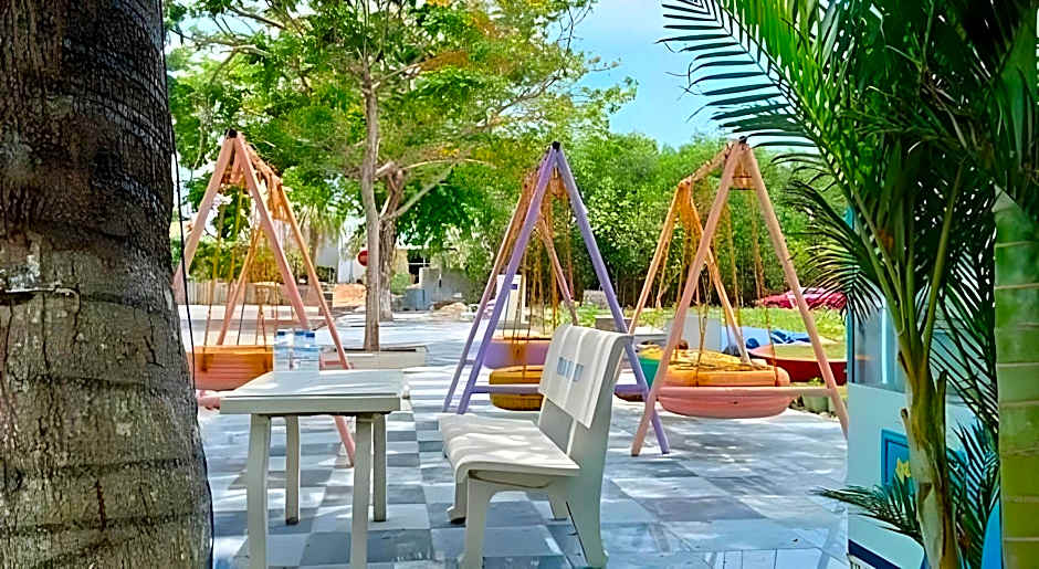 MOON HOTEL