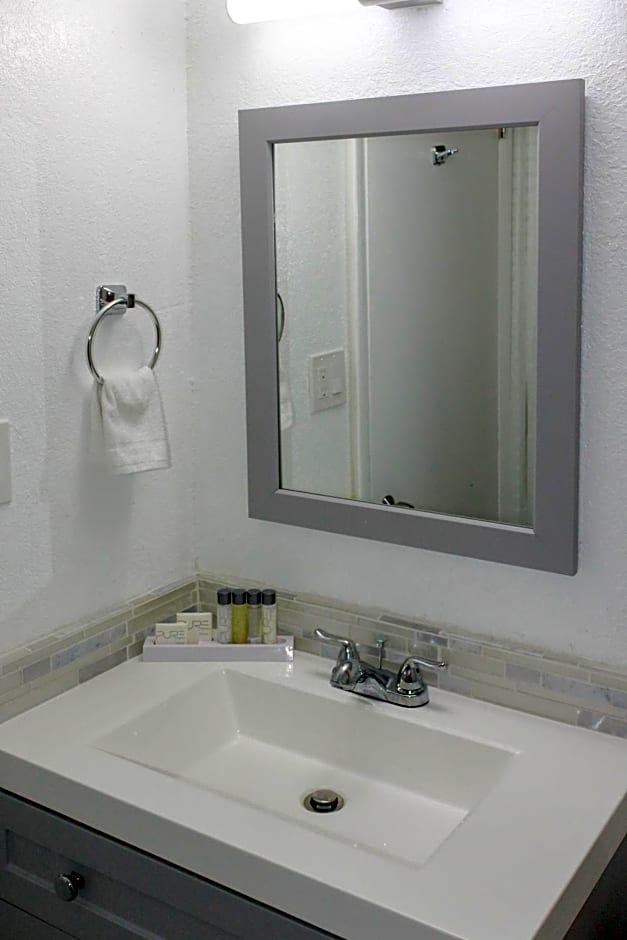 APM Inn & Suites - Jacksonville