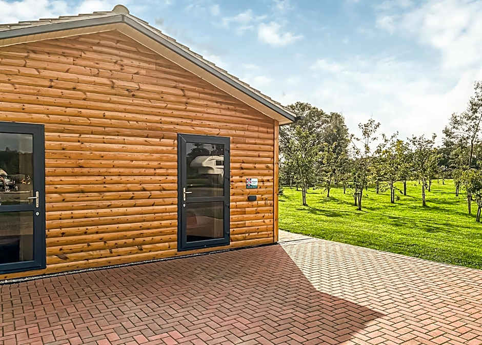Flaxton Meadows Luxury Lodges