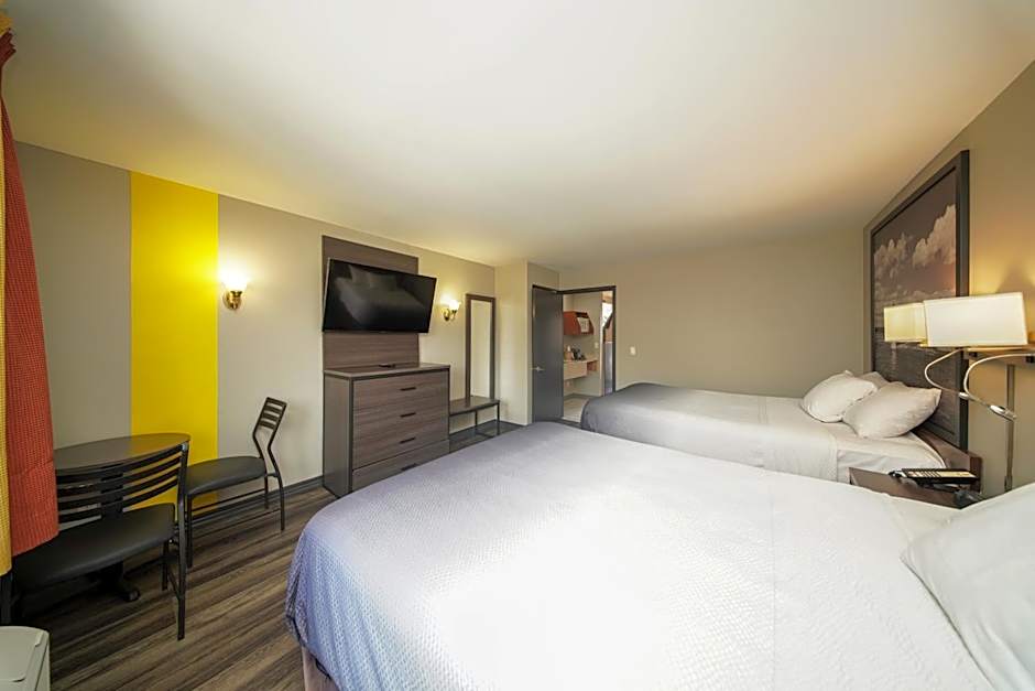 Super 8 by Wyndham Kingston