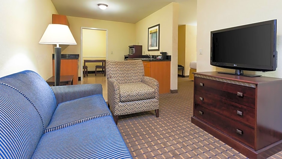 Holiday Inn Express and Suites Allentown West