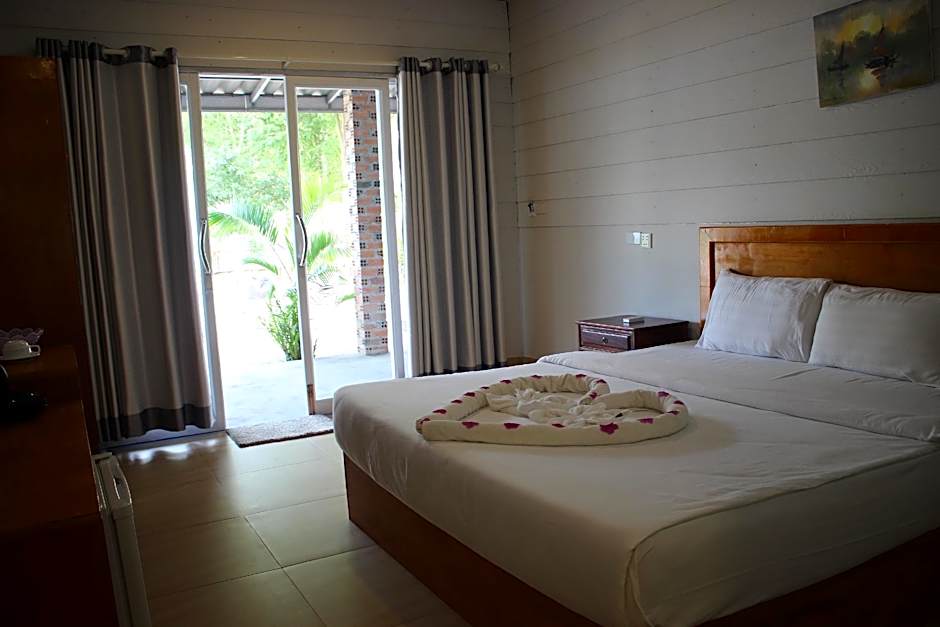 SCARLET SAILS BUNGALOW