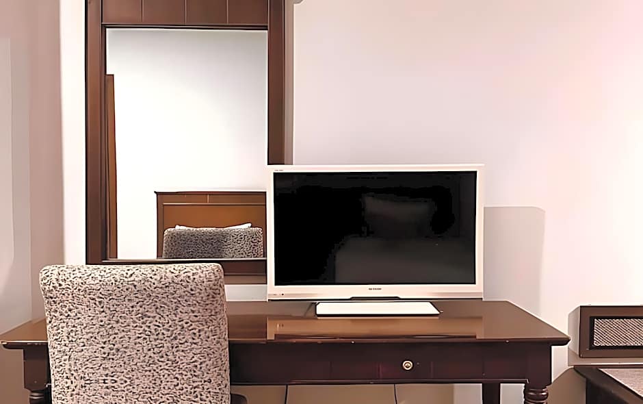 M - Regency Hotel