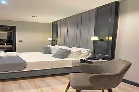 Economy Double Room with No Window