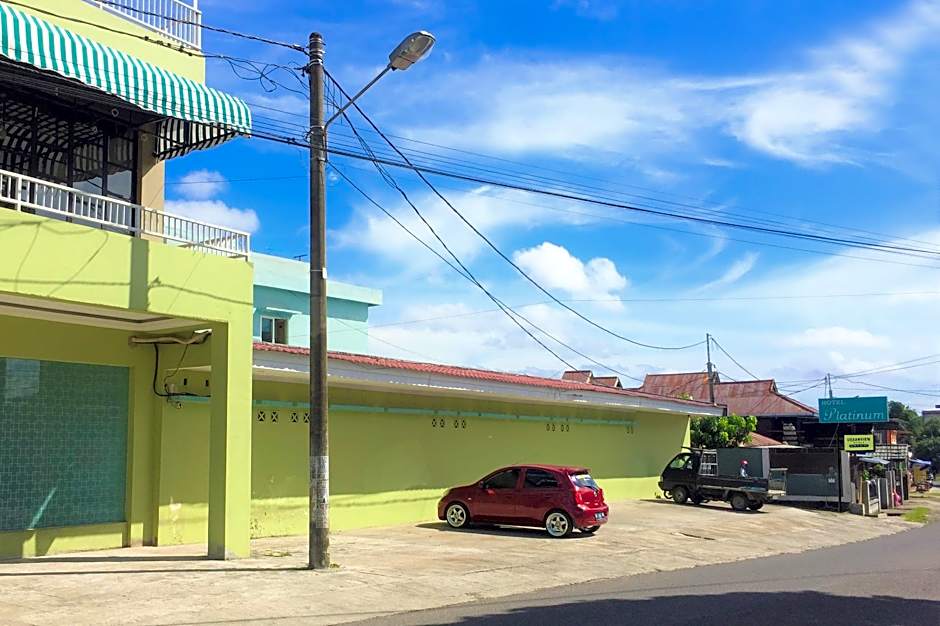 Urbanview Hotel Platinum Parepare