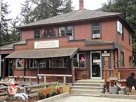 Old Towne Inne Chuckwagon Bar & Grill