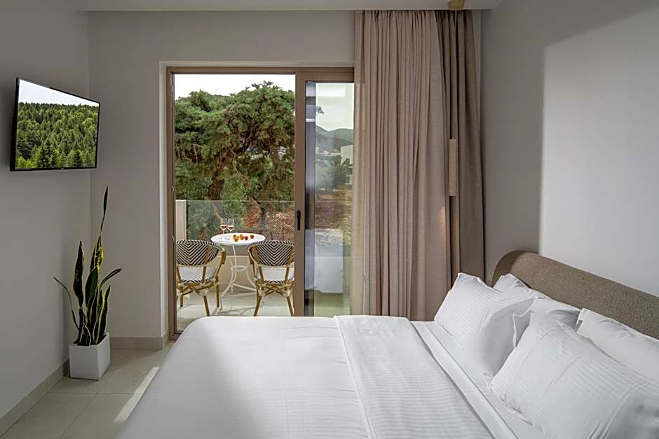 Parthenis Hotel & Suites