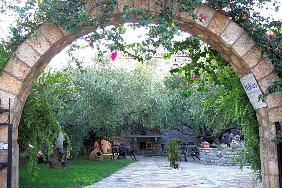 Nikas Rooms & Apartments