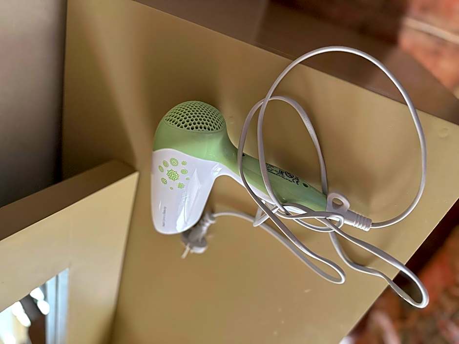 2BR Sunset Pool Beach 6 min Parking & WiFi