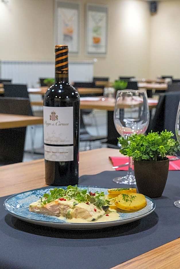 Hotel y Apartamentos SNO Isaba