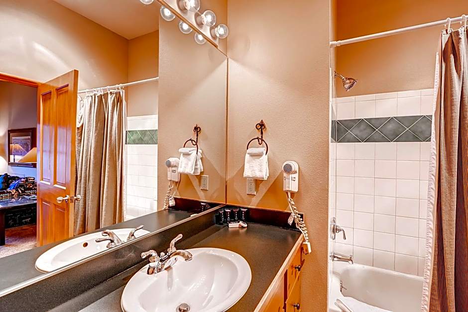 Jackpine & Black Bear Lodge