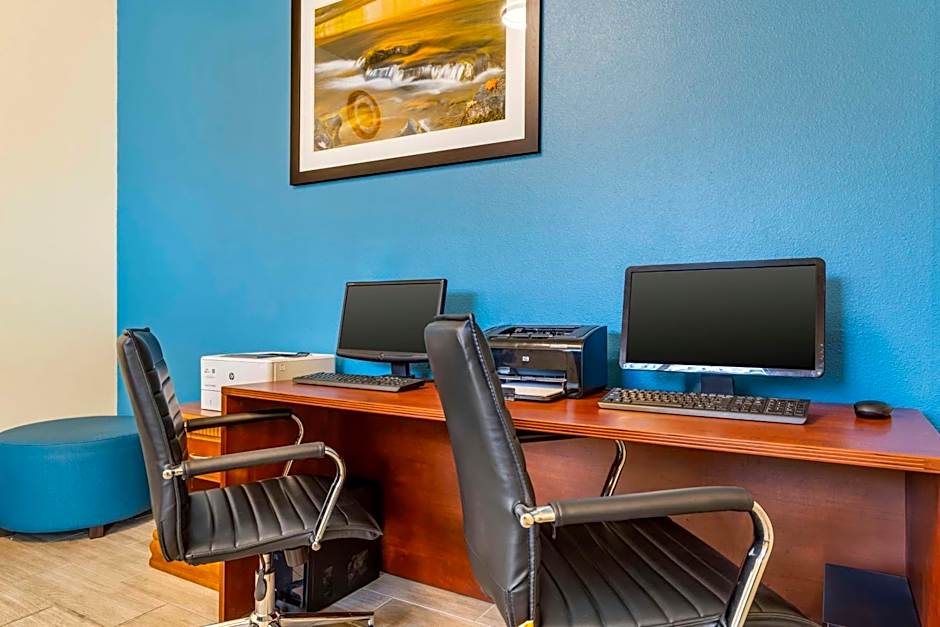 Best Western Plus Lake Elsinore Inn & Suites