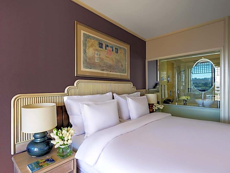 Photo 1 of 5 of Standard 1 King Bed, City View