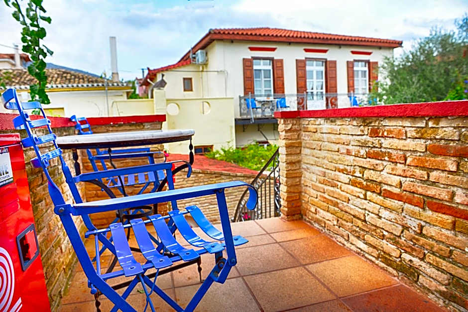 Ganimede Hotel, Galaxidi