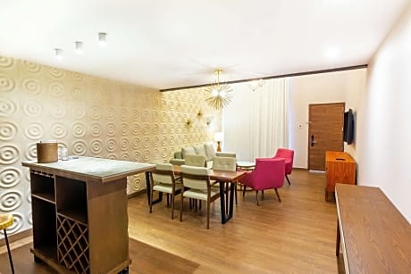 King Mezzanine Room
