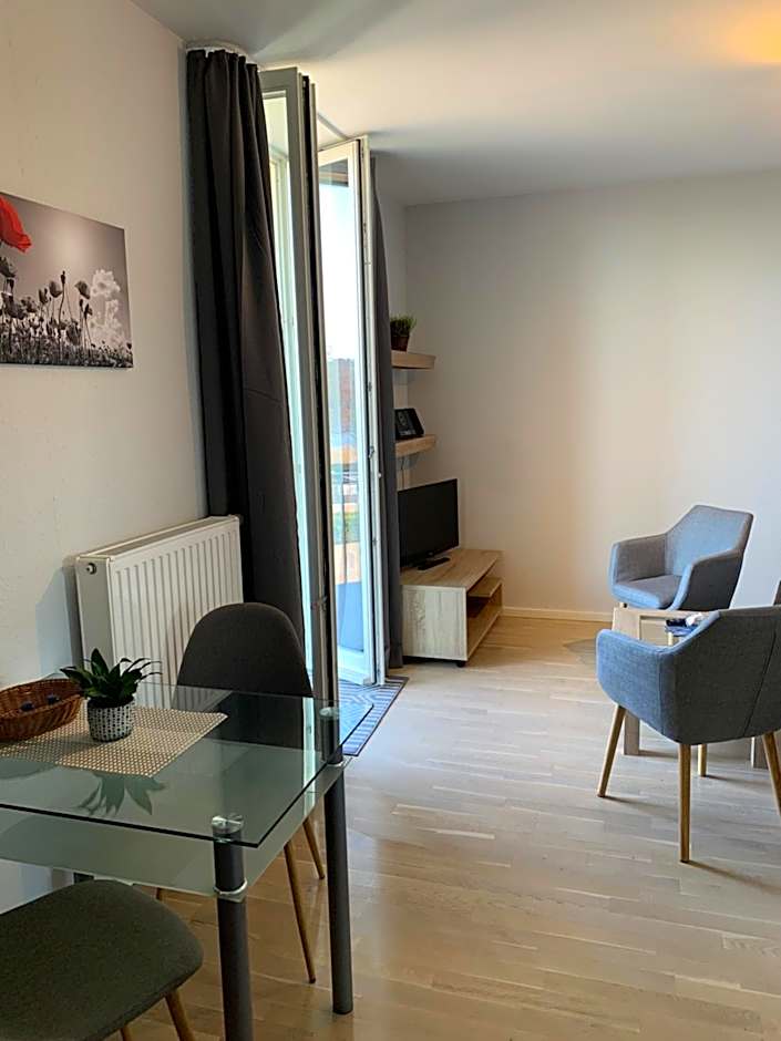 Einraumapartment mit Seeblickbalkon