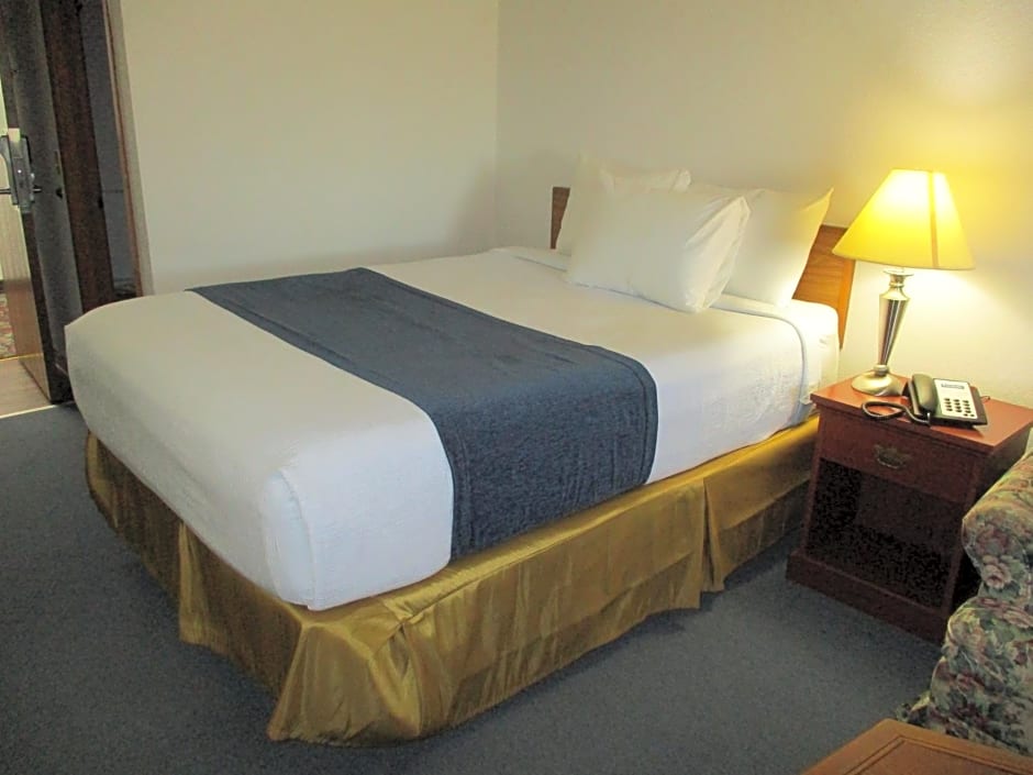 Travelodge by Wyndham Redwood Falls