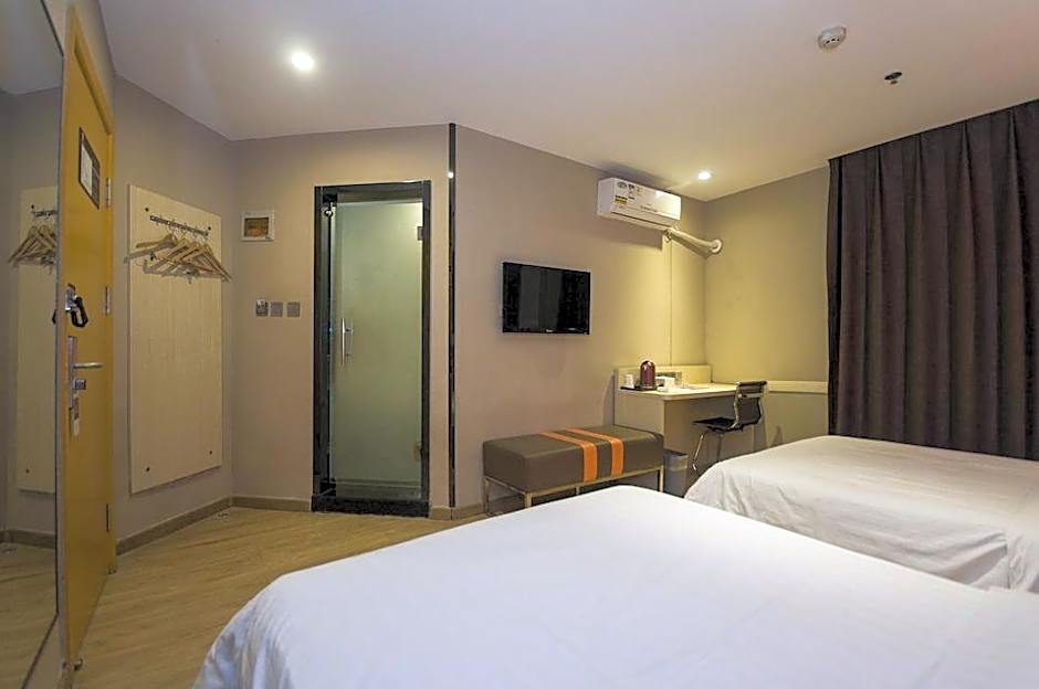 7 Days Premium Panjin Pedestrian Street Passenger Station