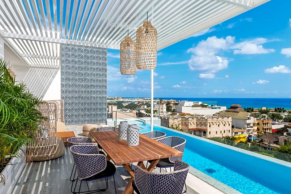 The Fives Downtown Hotel & Residences, Curio Collection by Hilton