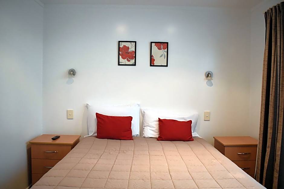Devonwood Motel