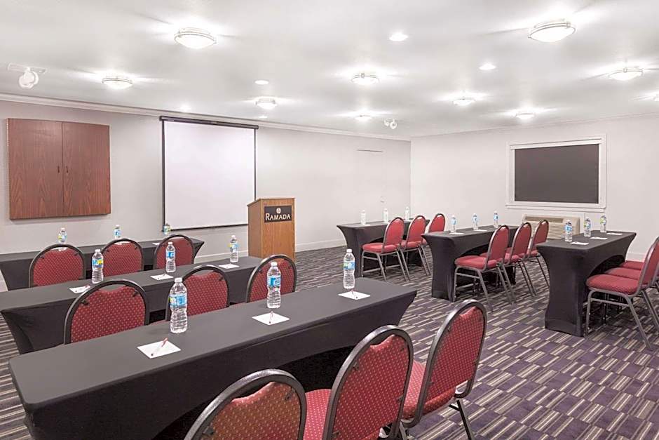 Ramada by Wyndham Tuscaloosa