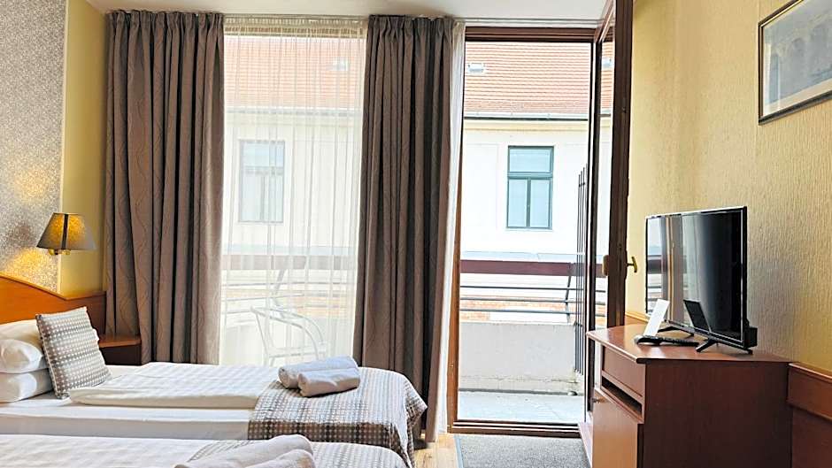 Hotel Orion Várkert