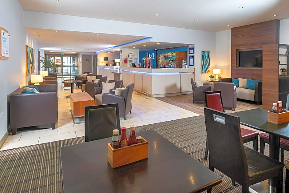 Holiday Inn Express Taunton East By IHG