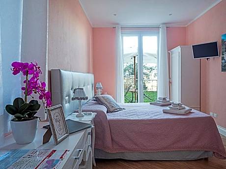 Deluxe Double Room with Side Sea View - Separate Building