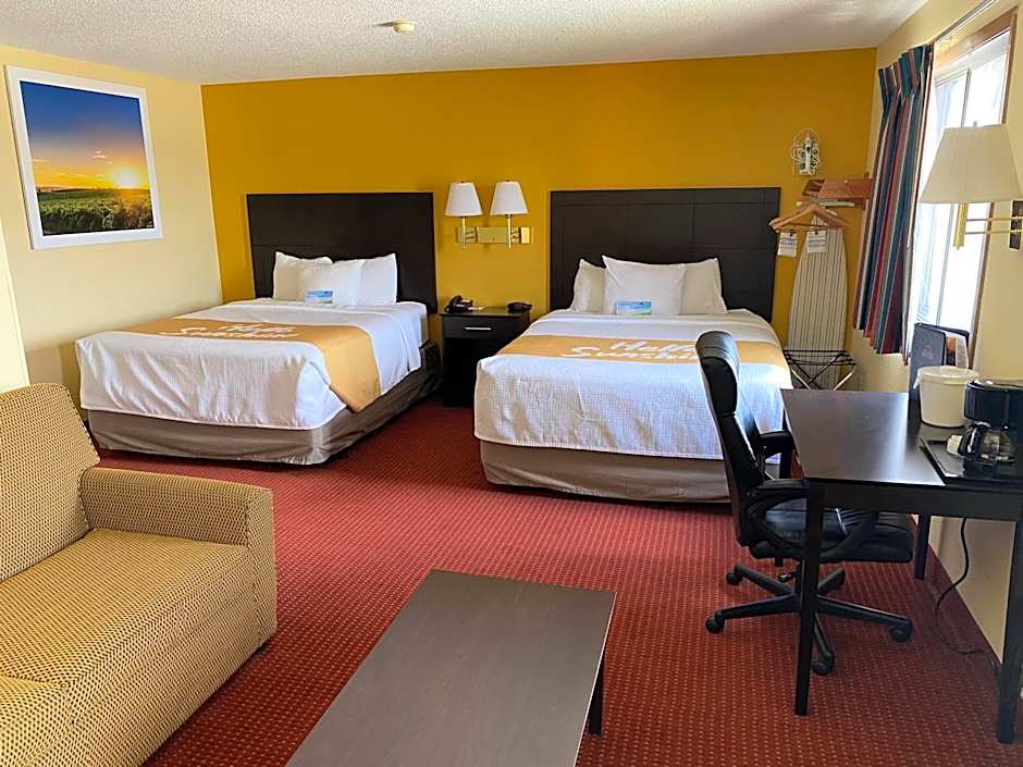 Days Inn & Suites by Wyndham Des Moines Airport