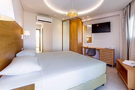 Superior Room with Garden View