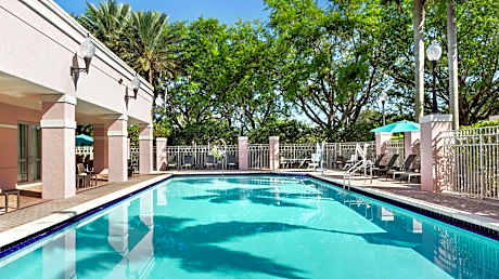 DoubleTree by Hilton Hotel Sunrise - Sawgrass Mills