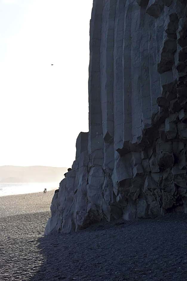 Black Beach Suites