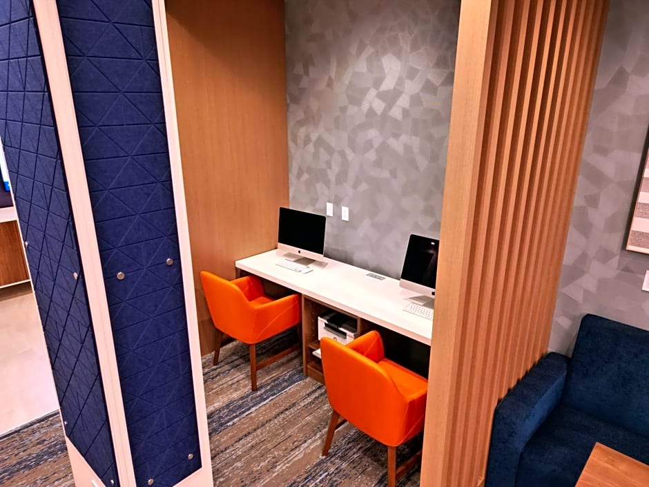Holiday Inn Express & Suites Chicago Schaumburg By IHG