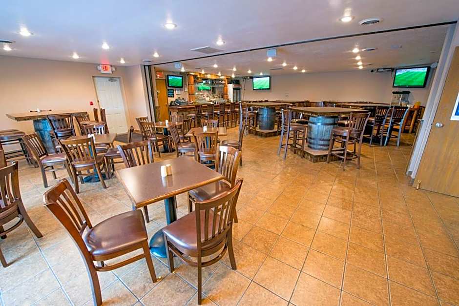 Boarders Inn & Suites by Cobblestone Hotels - Munising