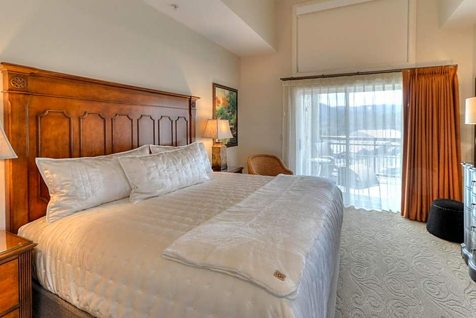 Photo 1 of 17 of Penthouse 2 Bedroom 1 King Bed and 2 Queen Beds Condo, River View