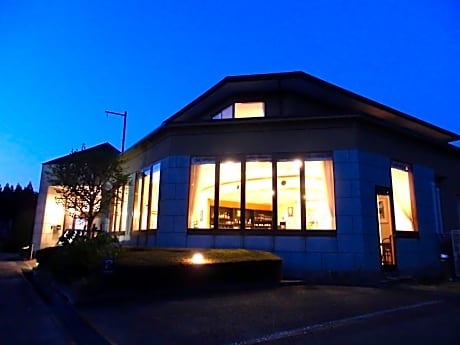 Forest Villa YUMESUZU the Closest Accommodation to the Metasequoia Tree-lined Avenue