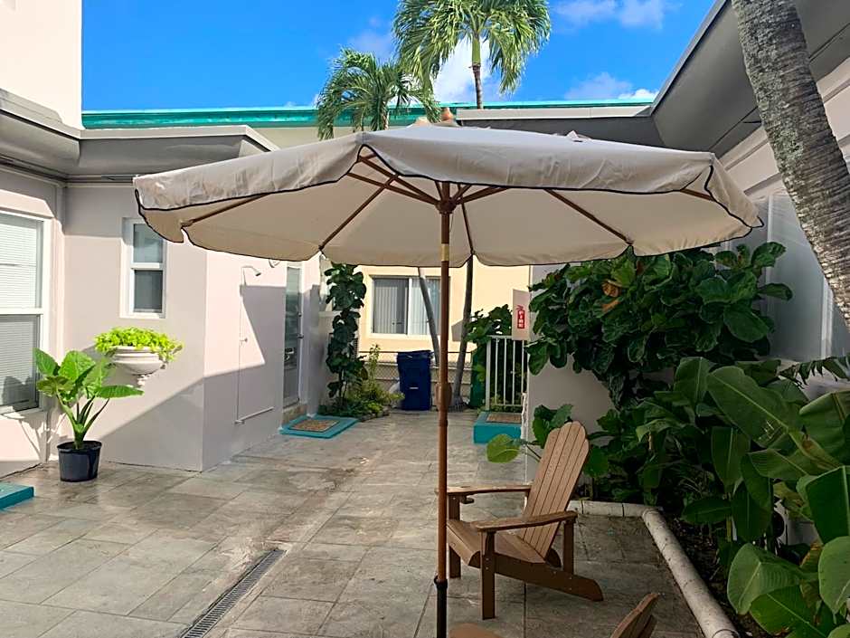 Tiana Beach Inn