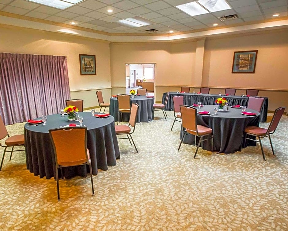 Comfort Suites University Area