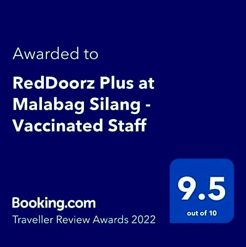 RedDoorz Plus at Malabag Silang - Vaccinated Staff