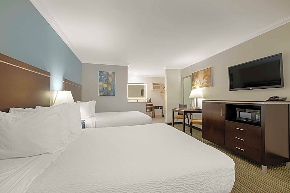 Best Western Courtesy Inn Hotel - Anaheim Resort at the Park