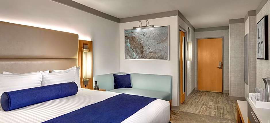 The STRAT Hotel, Casino & Tower