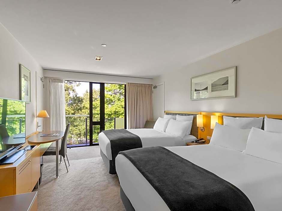 Novotel Queenstown Lakeside