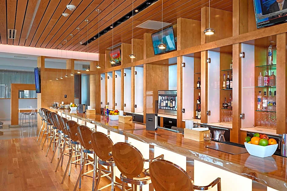 Renaissance by Marriott Edmonton Airport Hotel