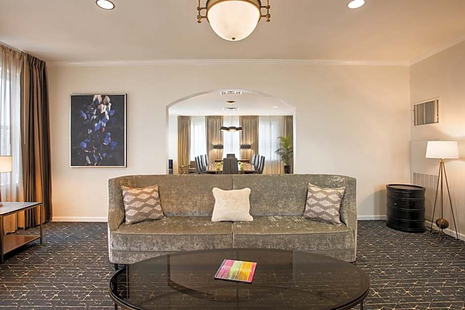 Magnolia Hotel Houston, a Tribute Portfolio Hotel